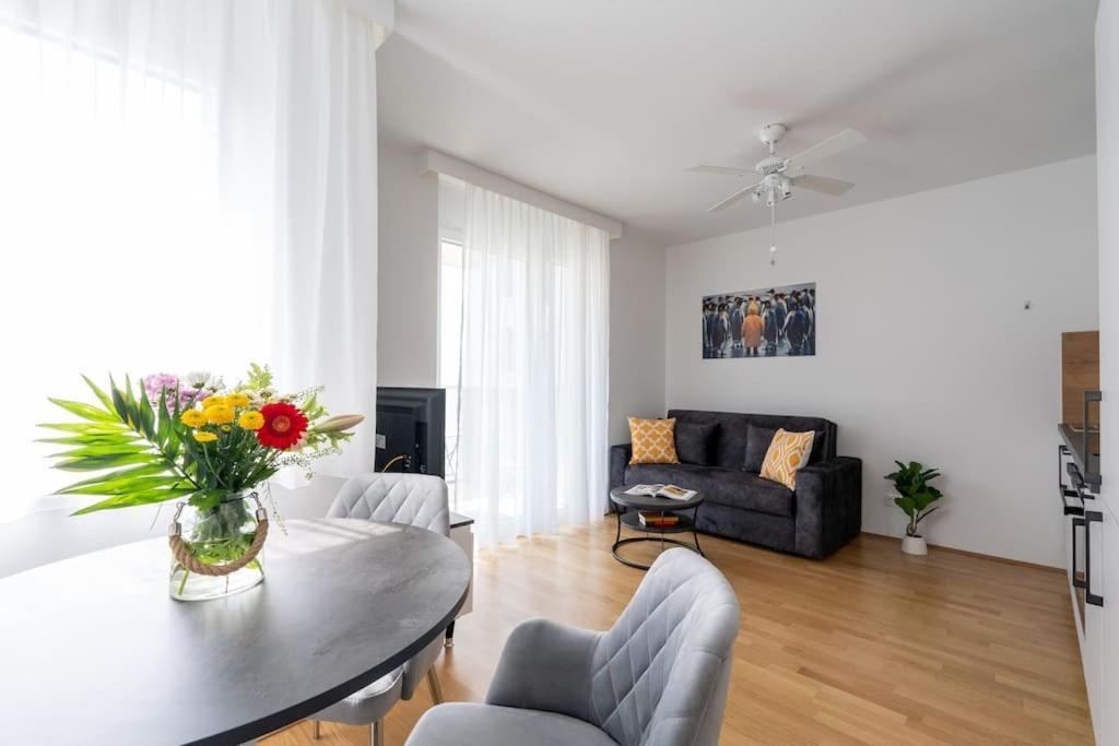 Elegant 1Br Flat With Balcony By Hm Διαμέρισμα Βιέννη Εξωτερικό φωτογραφία