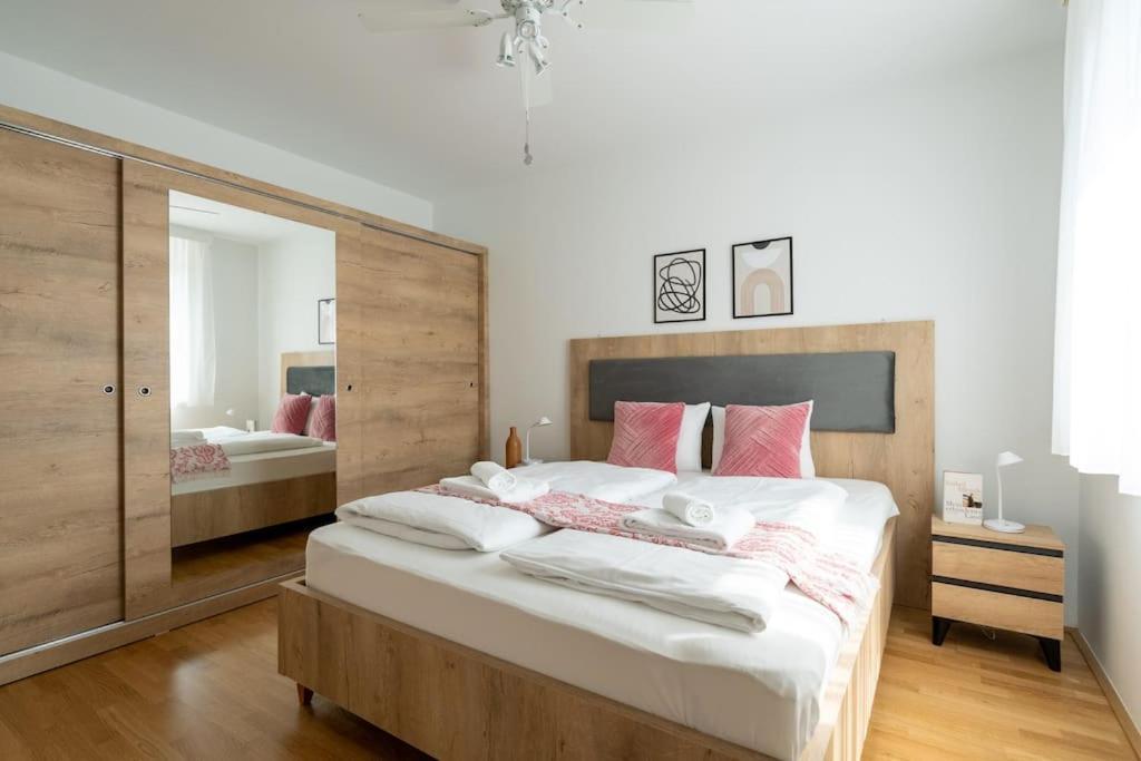 Elegant 1Br Flat With Balcony By Hm Διαμέρισμα Βιέννη Εξωτερικό φωτογραφία