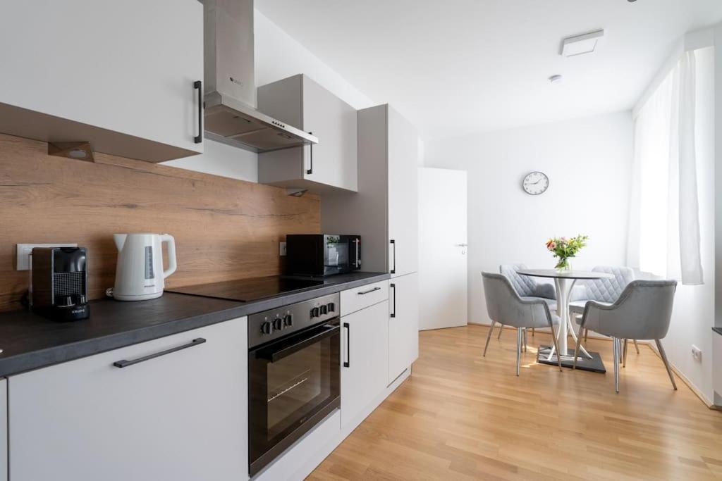 Elegant 1Br Flat With Balcony By Hm Διαμέρισμα Βιέννη Εξωτερικό φωτογραφία
