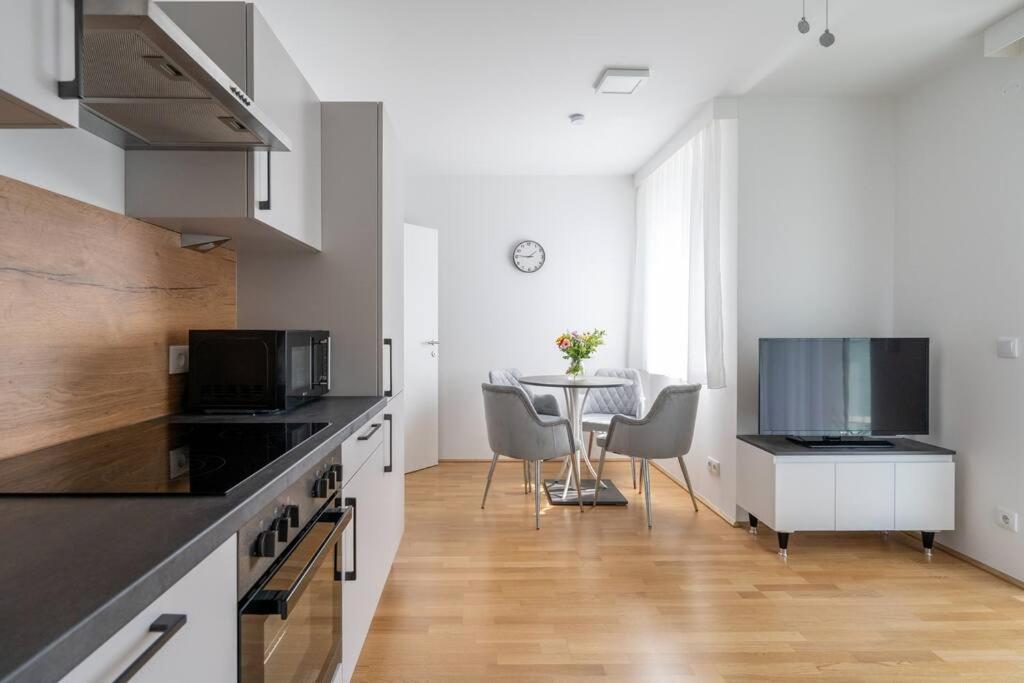 Elegant 1Br Flat With Balcony By Hm Διαμέρισμα Βιέννη Εξωτερικό φωτογραφία